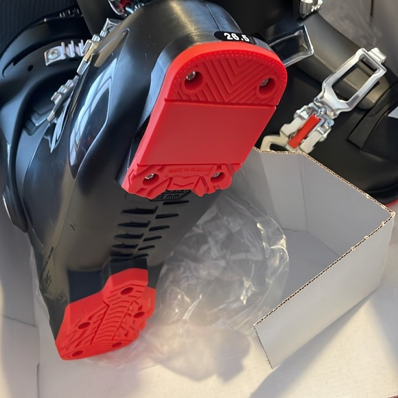 NEW STILL IN BOX NORDICA SKI BOOTS - Picture 5 of 6